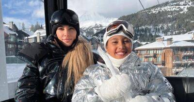 Ким Кардашьян поделилась снимками с лыжной прогулки с детьми