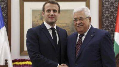 Президент Франции занялся подбором преемника Махмуда Аббаса