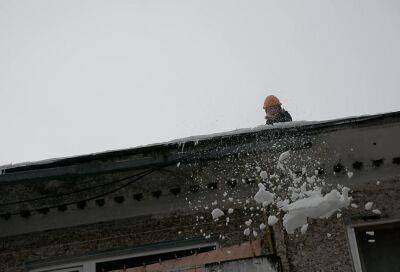 В Твери за плохую уборку крыш от снега наказали 18 управлящих компаний