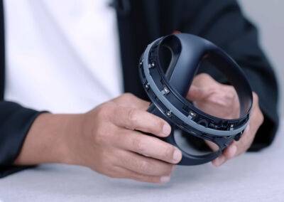 Sony показала полную разборку гарнитуры PlayStation VR2 и контроллеров VR2 Sense [Видео]
