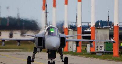 Швеция рассматривает запрос Украины об истребителях Gripen: какая позиция у Стокгольма