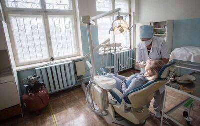 Санкции лишили российских дантистов многих препаратов и оборудования