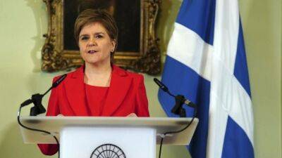 Первый министр Шотландии Стерджен объявила об отставке после 8 лет пребывания в должности
