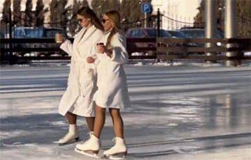Гомельчанки прокатились на коньках в халатах и собрали сотни тысяч просмотров в TikTok