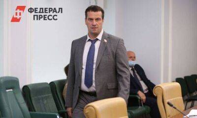Военнослужащие из Югры попросили сенатора Исакова помочь с покупкой автомобиля