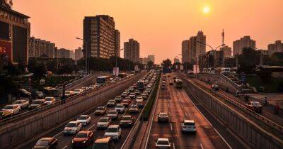 В Китае рухнули продажи новых автомобилей: названа причина
