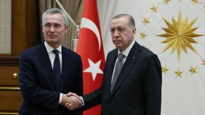 Столтенберг приехал в Анкару. Турция по-прежнему готова принять в НАТО Финляндию, но не Швецию
