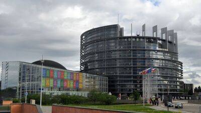 Касается самолетов и танков для Украины: в Европарламенте приняли важную резолюцию