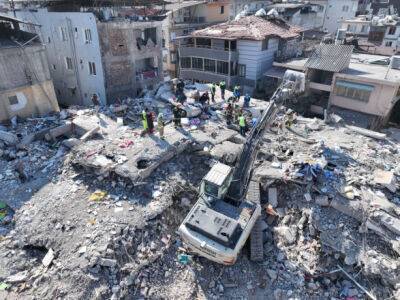 В Турции спасли женщину на 11 сутки после землетрясения