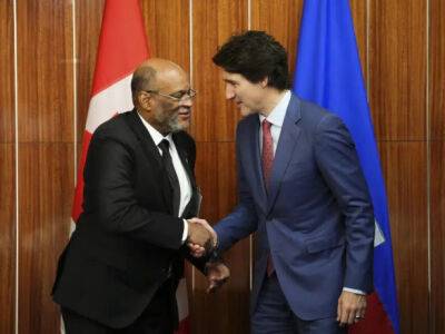 Канада направит военно-морские корабли на Гаити
