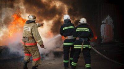 В Соломенском районе Киева произошел сильный пожар на складе