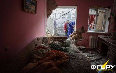 Войска РФ обстреляли в Херсоне общежитие и частные дома