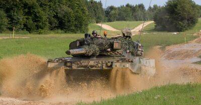 Нейтральная Швейцария рассматривает возможность помощи Украине танками, – Bloomberg