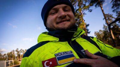 Украинские спасатели вернулись после разбора завалов в Турции