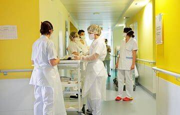 Медсестра из Барановичей: Моя зарплата вместе с переработками составила 800 рублей