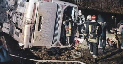 Автобус с туристами из Буковели попал в смертельное ДТП под Тернополем (фото)