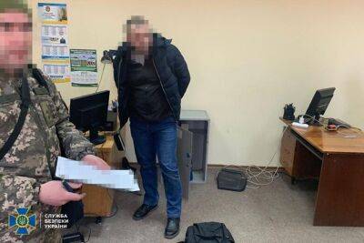 Почти к 15 годам заключения с конфискацией имущества приговорили работника украинской спецслужбы
