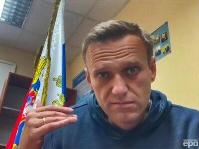 Навальный заявил, что РФ должна уйти со всей территории Украины. Ранее он говорил, что Крым – не бутерброд, чтобы возвращать