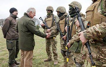 Патрик Сандерс - Чарльз III (Iii) - Король Великобритании посетил учения украинских бойцов в Англии - charter97.org - Украина - Англия - Белоруссия