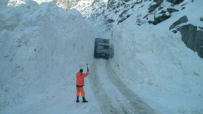 Угроза схода снежных лавин сохранится в Таджикистане до 22 февраля