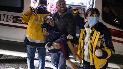 Повторные подземные толчки в Турции и Сирии вызвали панику