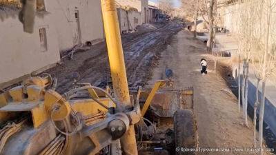 В Лебапском велаяте с жителей сел собирают деньги на ремонт дорог