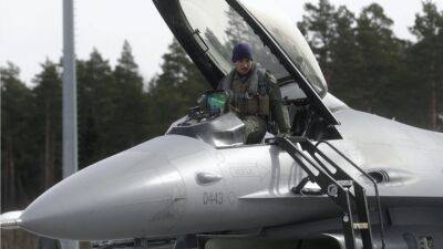 Истребители НАТО шесть раз сопровождали российские самолеты