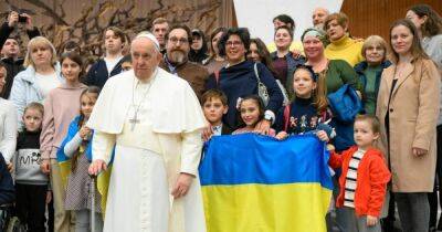 "Сможет ли Бог простить столько насилия": Папа Римский призвал к прекращению огня в Украине