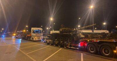 "Российские танки ворвались в НАТО": разбитую технику РФ выставят в 4 странах ЕС (фото)