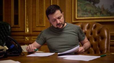 Зеленский поддержал петицию о возвращении декларирования