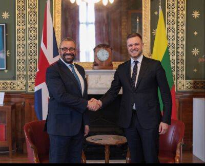 Глава МИД на встрече с британским коллегой призвал взять обязательства для победы Украины