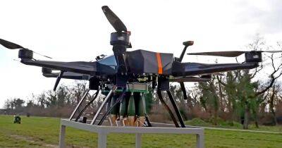 Боевой БПЛА Ika-Bomber: работает в паре с другими дронами, стреляет авиабомбами (видео)