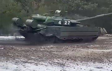 Видеофакт: Российские танки едут через Гомель к украинской границе