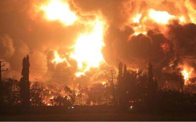 На крупнейшем нефтехранилище Мексики произошел сильный пожар