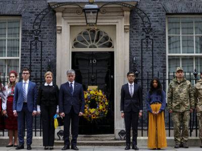 "Мы вместе с вами в единстве": премьер и король Британии высказались о годовщине вторжения