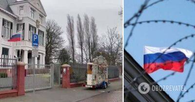Годовщина вторжения России в Украину – в Гааге напротив посольства России зазвучал гимн Украины – видео
