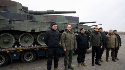 Шмыгаль показал первые "Леопарды" в Украине