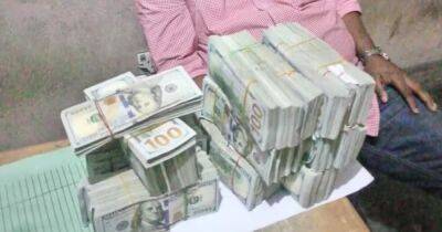 Целые пачки денег: нигерийский политик арестован с крупной суммой накануне выборов