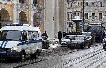 В центре Петербурга мужчина расстрелял бойца ОМОНа