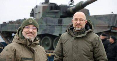"С нетерпением ждем больше", - министр обороны Алексей Резников показал фото первых "Леопардов", прибывших в Украину из Польши
