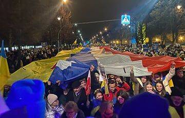 Наталья Радина - Многотысячный митинг в Варшаве: белорусы поддержали Украину - charter97.org - Украина - Белоруссия - Варшава
