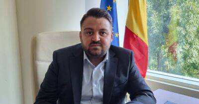 Появился на совещании без одежды: румынский депутат подал в отставку после скандала (фото)