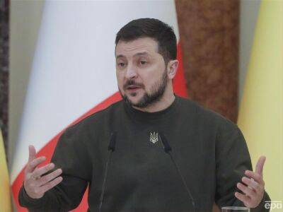 Зеленский заявил, что Украина ожидает от ЕС санкций против "Росатома", увеличения давления на военных и банки