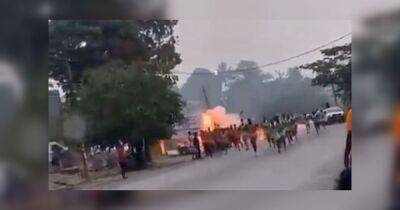 В Камеруне во время благотворительного забега раздались взрывы: пострадали 19 человек (видео)