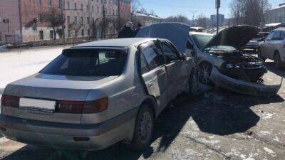 После массового ДТП с участием 6 автомобилей в Иркутске за медпомощью обратили три человека