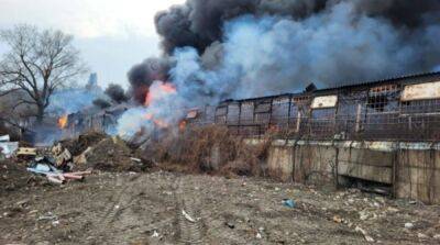 Пожар на складе лакокрасочных материалов в Киеве ликвидировали