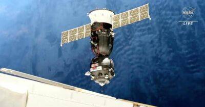 Спасательный корабль "Союз" прибыл на МКС: SpaceX готовит свою миссию на орбиту (видео)