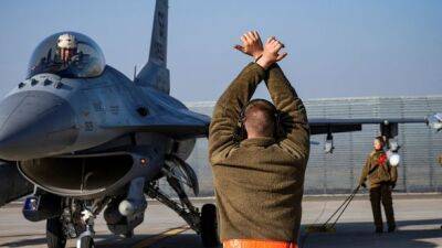 Не в приоритете: у Байдена прокомментировали возможность передаче Украине истребителей F-16