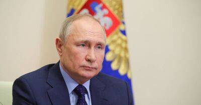 "Либо умрет от старости, либо с пулями в спине", — СМИ о судьбе Путина