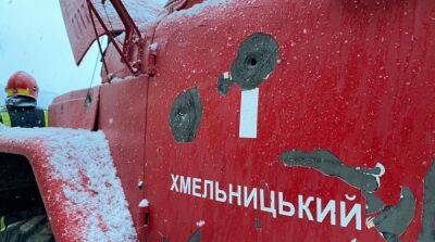 Удар дронами по Хмельницкому: скончался еще один спасатель
